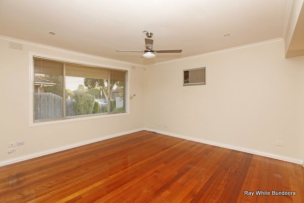112 Darebin Drive, THOMASTOWN, VIC 3074