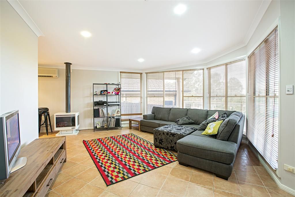 35 Geranium Close, GLENMORE PARK, NSW 2745
