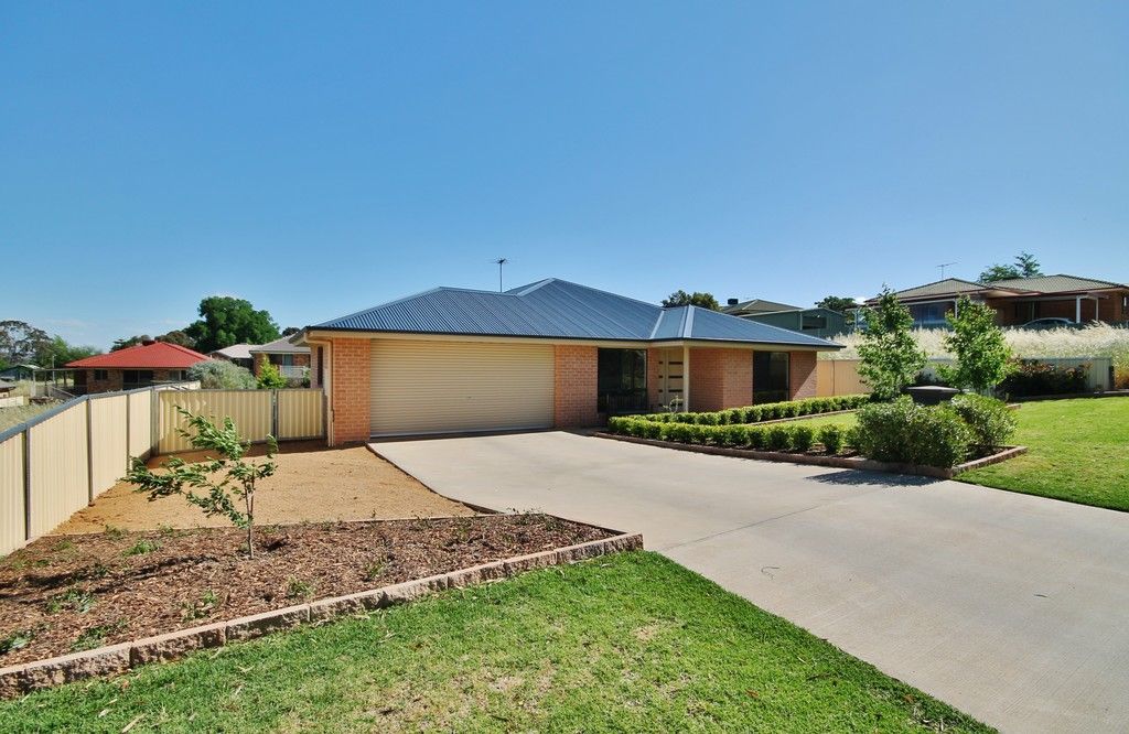 18 Orchard Street, YOUNG NSW 2594