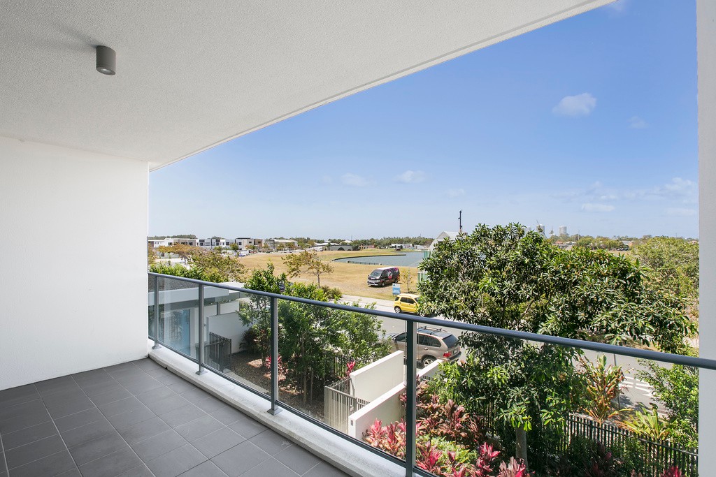 Lot 102/2 East Quay Drive, BIGGERA WATERS, QLD 4216