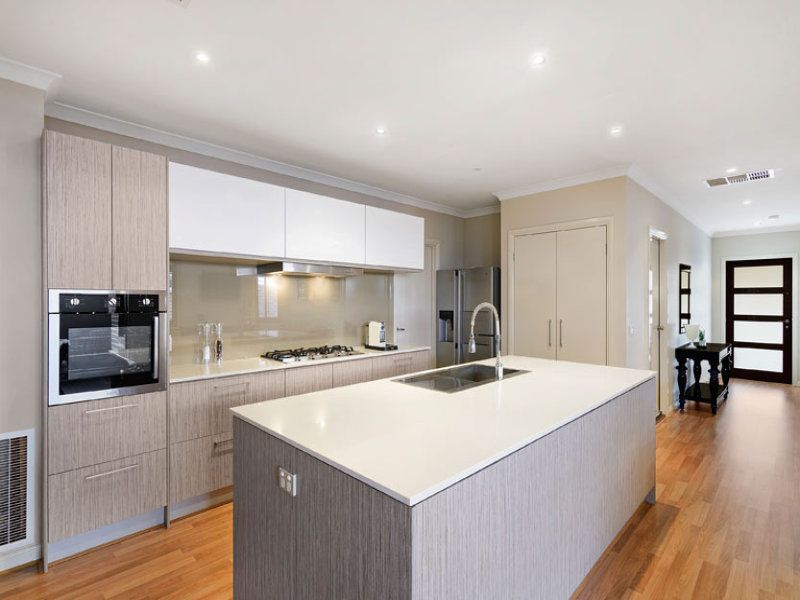 8 Treeview Drive, SOUTH MORANG, VIC 3752