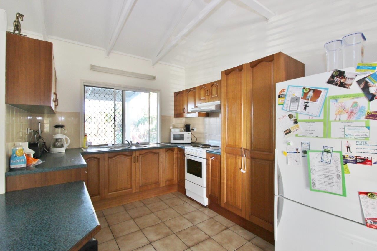 8 Cyprea Close, TRINITY BEACH, QLD 4879