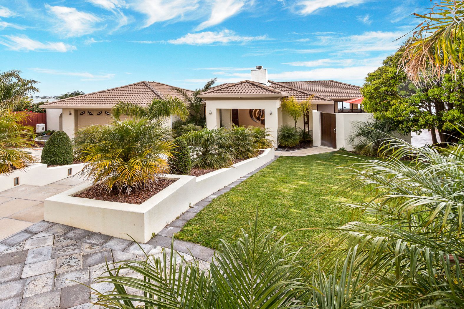 39 William Bryan Drive, HALF MOON BAY, Manukau City