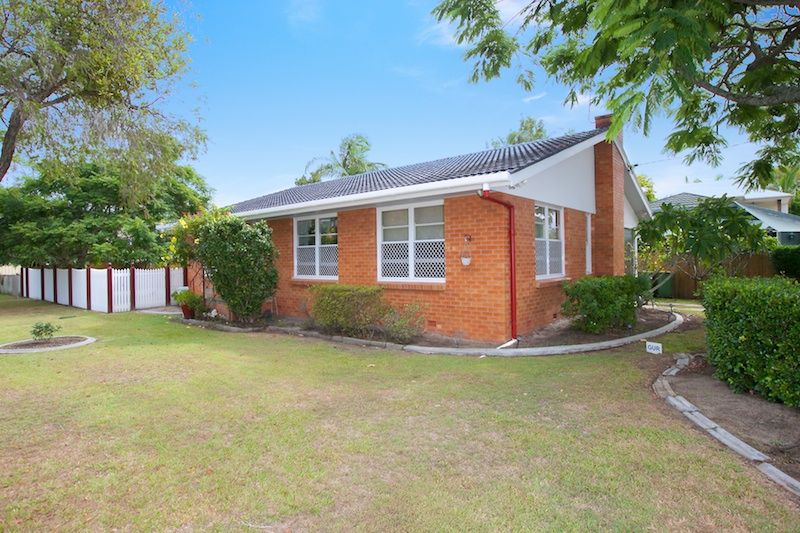 52 Walton Street, SOUTHPORT, QLD 4215