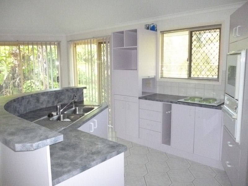 8 Burran Court, KULUIN, QLD 4558
