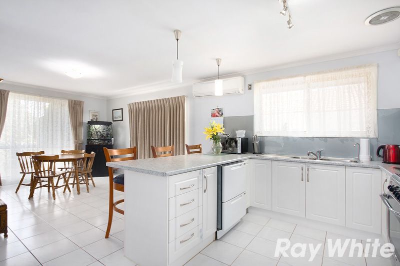 28 Duncan Drive, PAKENHAM, VIC 3810