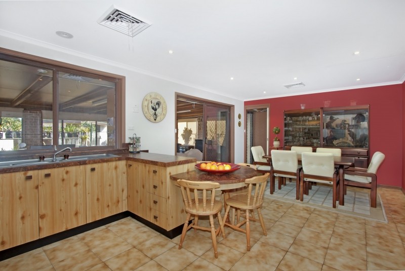 10 Chavin Place, GREENFIELD PARK, NSW 2176