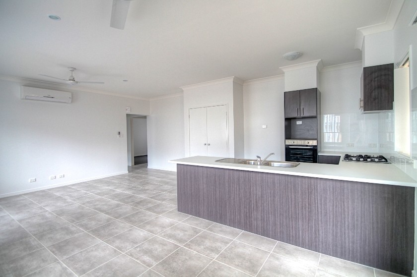 7 Kowari Street, DEEBING HEIGHTS, QLD 4306