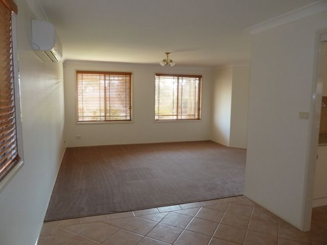 16 Muirfield Crescent, GLENMORE PARK, NSW 2745