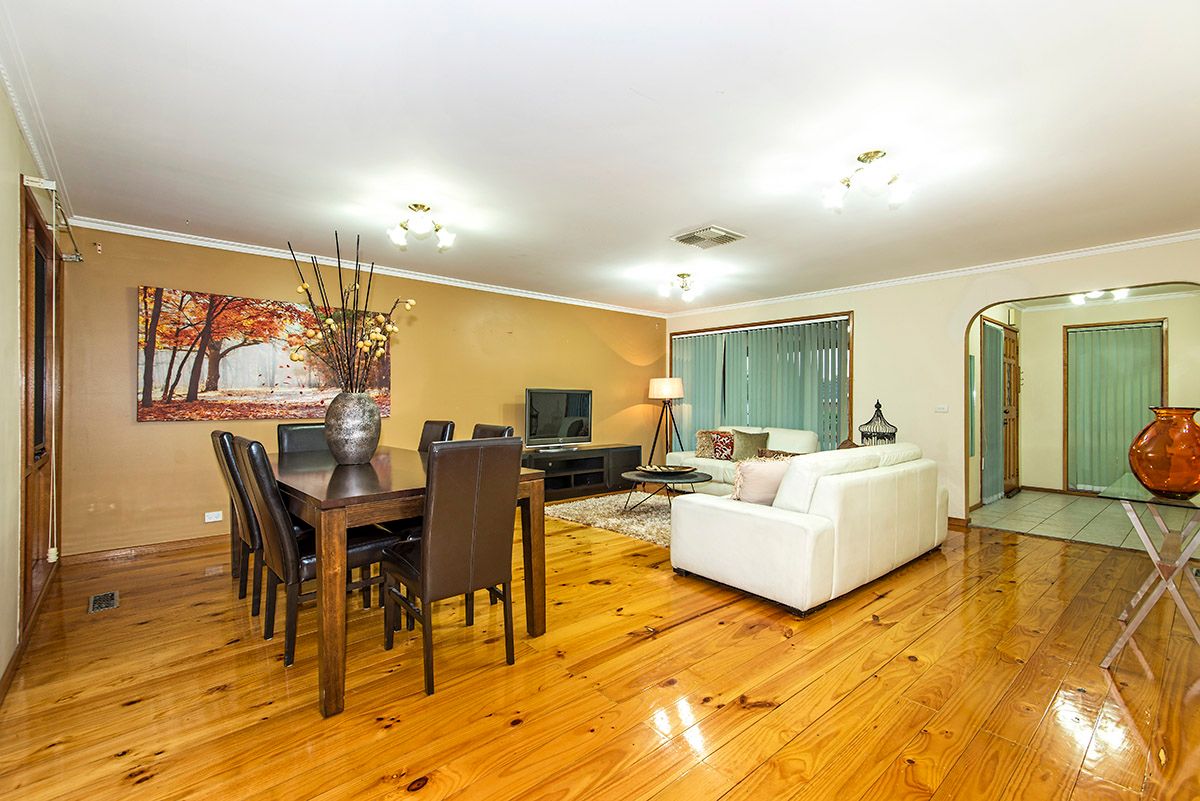 11 Scullin Court, MILL PARK, VIC 3082
