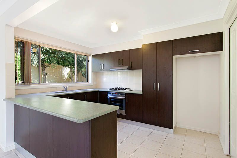 1 Eucumbene Avenue, FLINDERS, NSW 2529