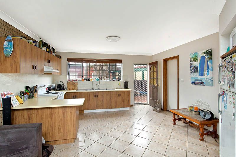 2/74 Peterborough Avenue, LAKE ILLAWARRA, NSW 2528