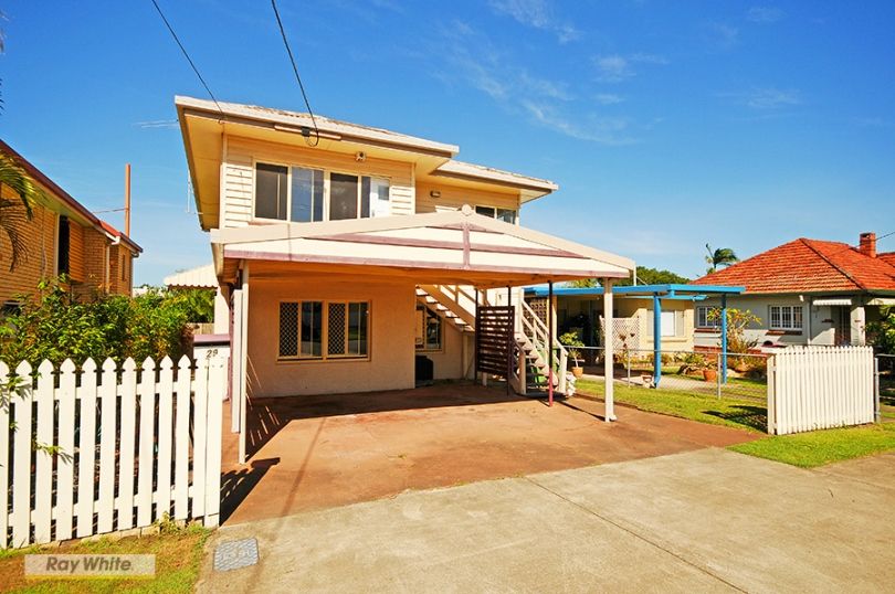 29 Arthur Street, WOODY POINT, QLD 4019