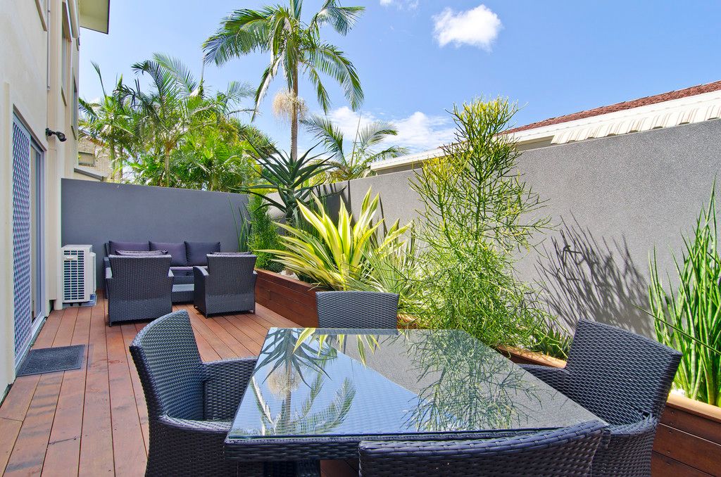4 Station Street, TUGUN QLD 4224