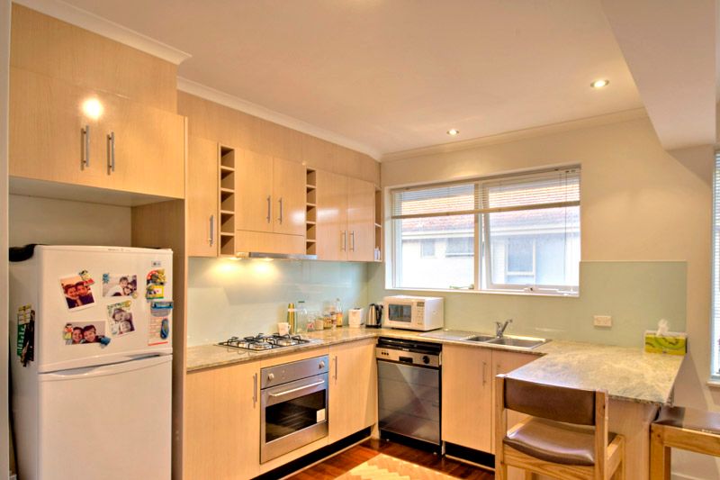 10/21 Royal Avenue, GLEN HUNTLY, VIC 3163