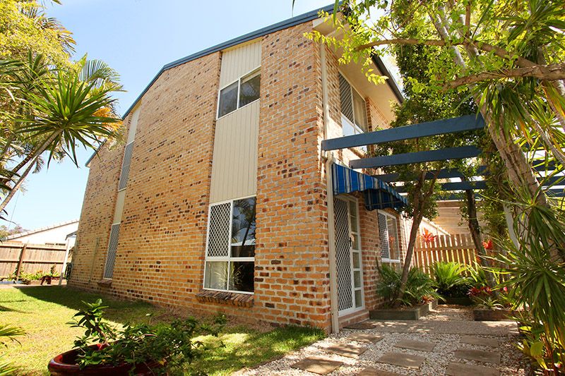 1/98 Amarina Avenue, MOOLOOLABA, QLD 4557