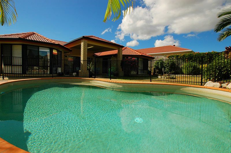 15 Chesterton Circuit, NORTH LAKES, QLD 4509
