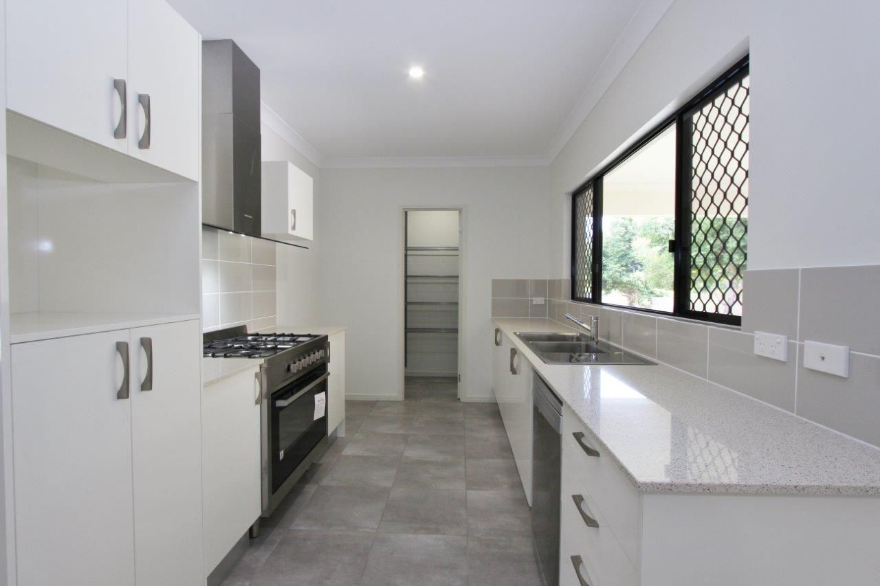 33 Hockey Avenue, SMITHFIELD, QLD 4878