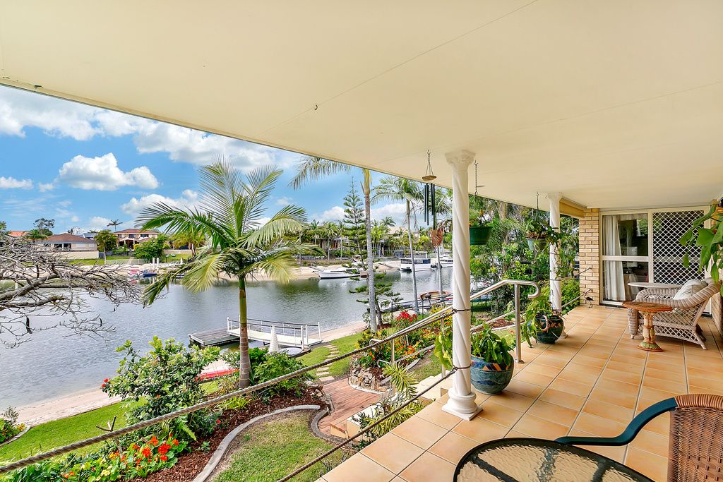 11 De Haviland Avenue, BENOWA, QLD 4217