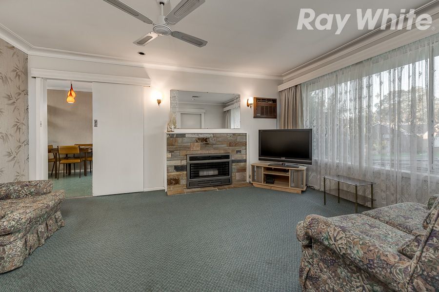 17 Donach Crescent, BUNDOORA, VIC 3083