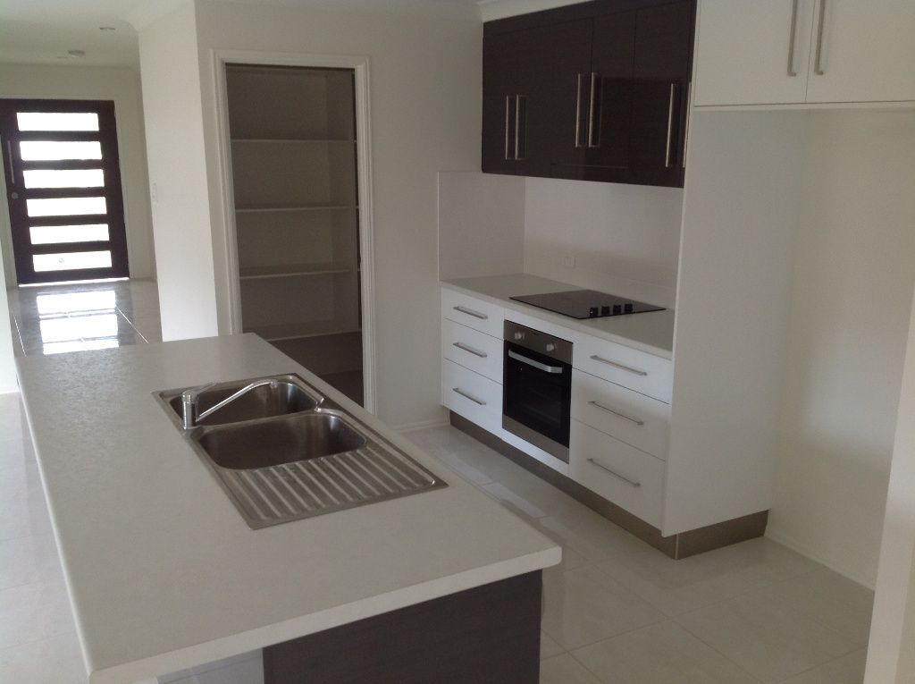 6 Carmel Court, LAMMERMOOR, QLD 4703