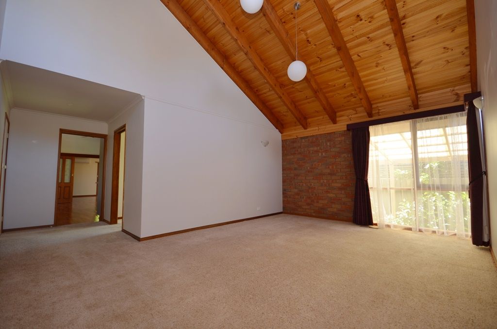 18 Shasta Drive, DELACOMBE, VIC 3356