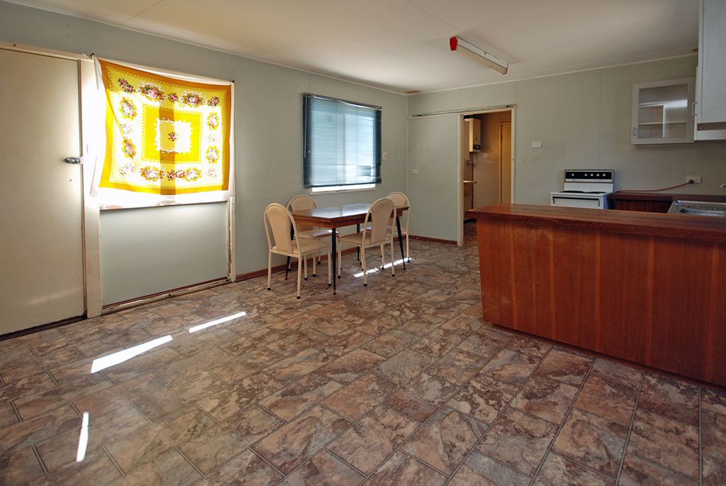 12 Tahiti Place, JURIEN BAY, WA 6516