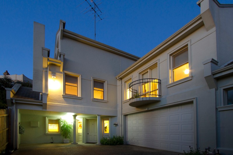 2/32 Queens Park Road, NEWTOWN, VIC 3220