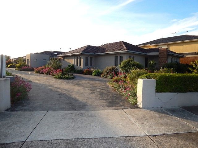 2/13 Clarke Street, THOMASTOWN, VIC 3074