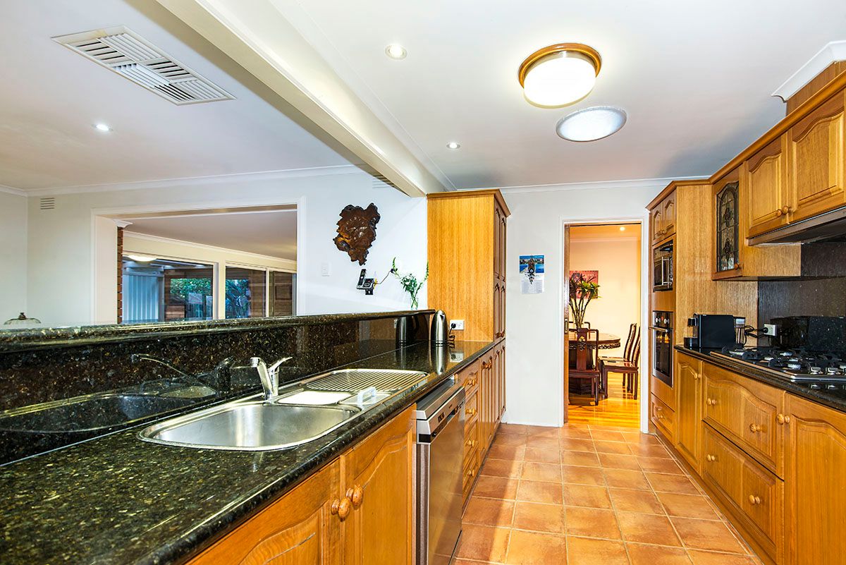 5 Flemington Drive, MILL PARK, VIC 3082