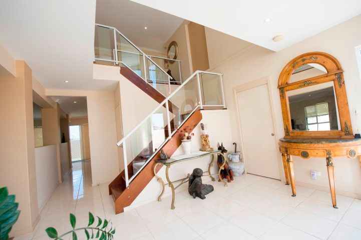 42 Wyara Close, CLINTON, QLD 4680