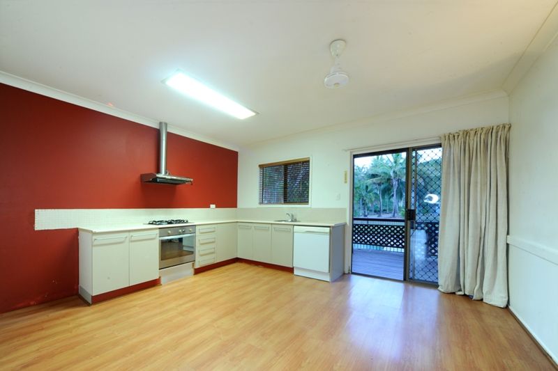 11 Tropic Road, CANNONVALE QLD 4802