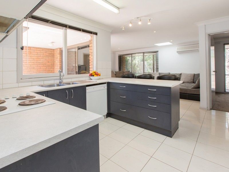 23 Leura Crescent, Rosebud, VIC 3939