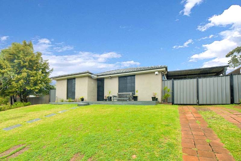 66 Cleopatra Drive, ROSEMEADOW, NSW 2560