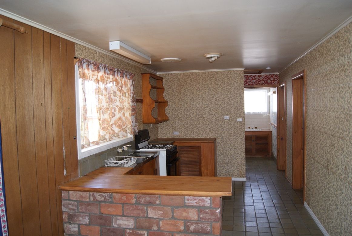 15 McCaffery Lane, Young, NSW 2594