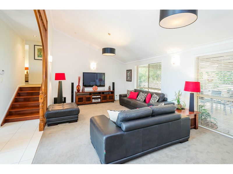 14 St Clair Crescent, Wishart, QLD 4122
