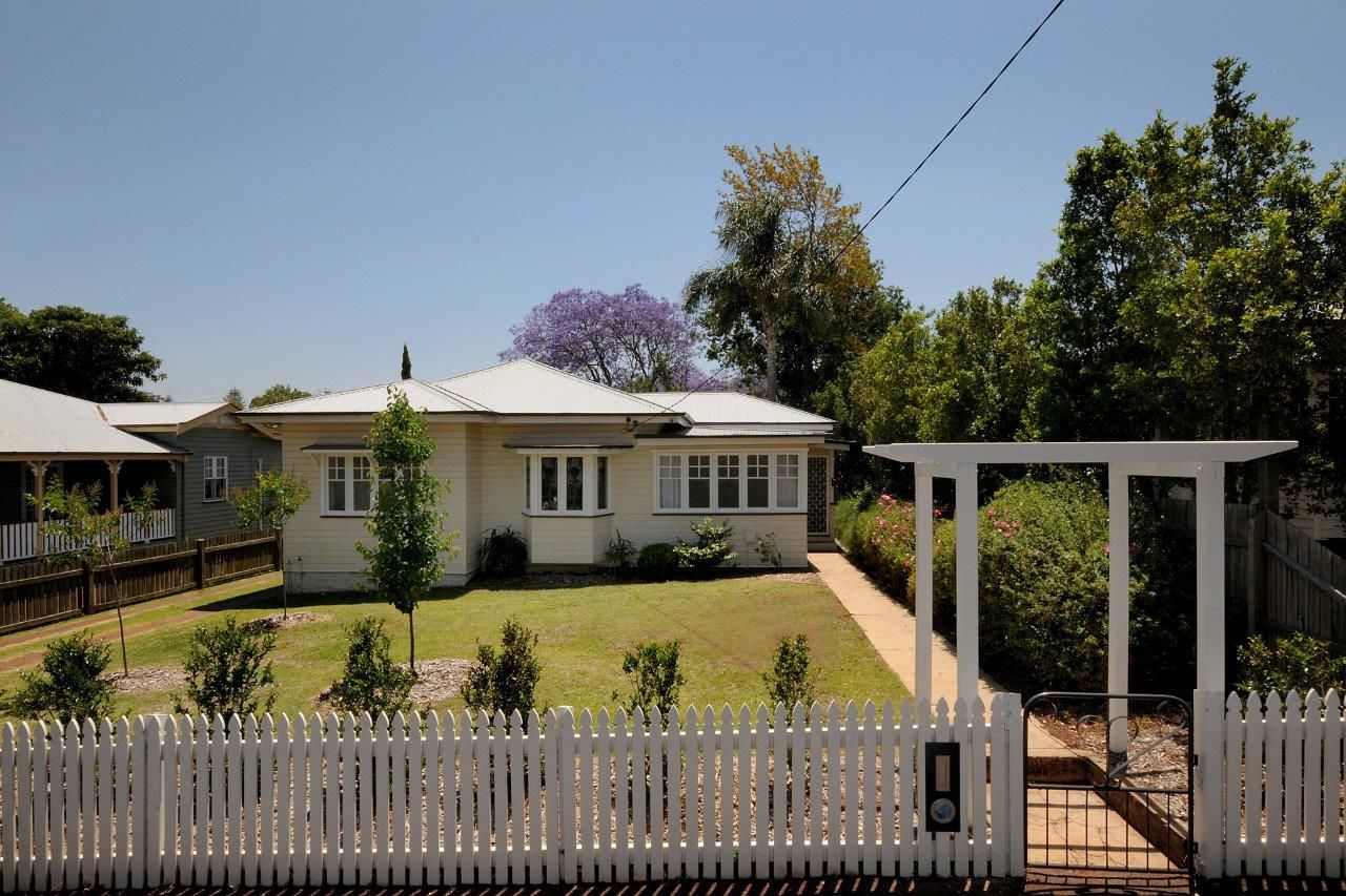 49a Bridge Street, Mount Lofty QLD 4350