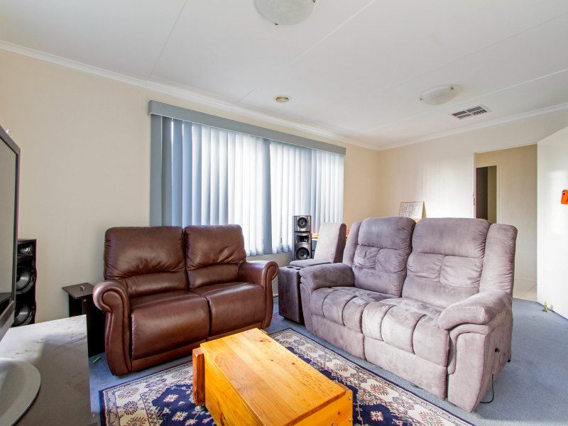 15 Rosemary Crescent, Frankston North, VIC 3200