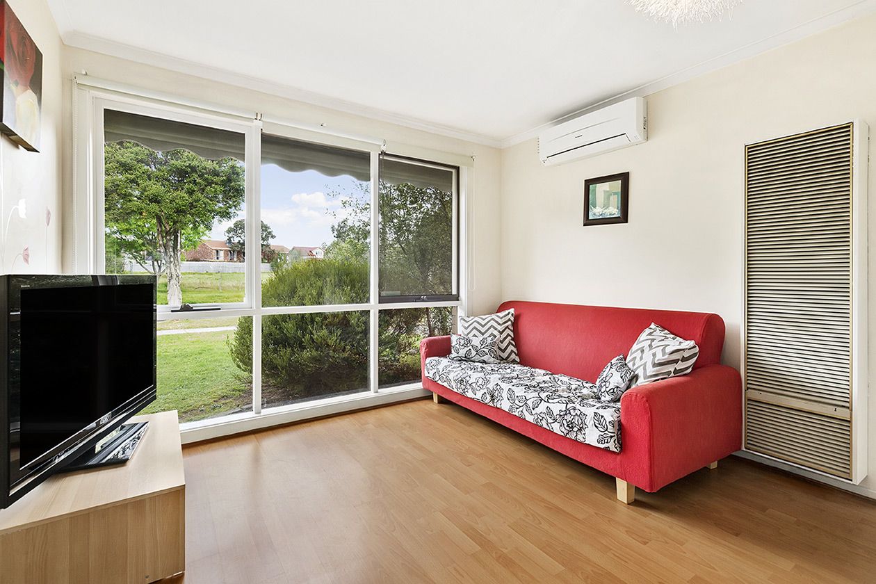 7 Carlisle Crescent, HUGHESDALE VIC 3166