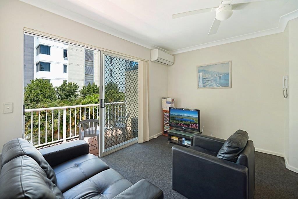 33 Cypress Avenue, Surfers Paradise QLD 4217