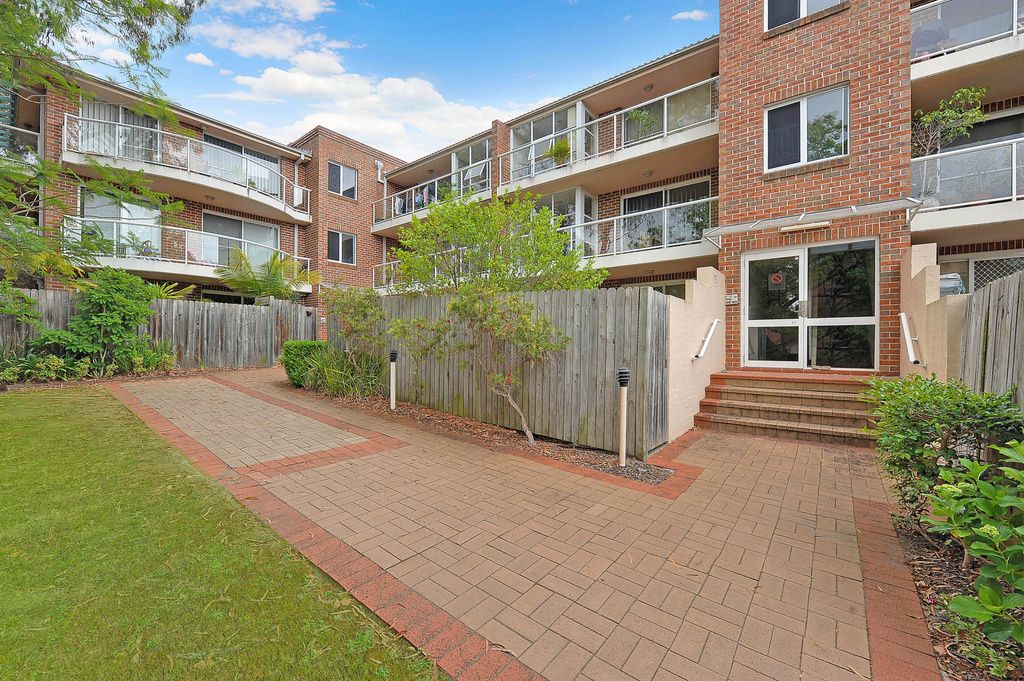 18-20 Linda Street, Hornsby NSW 2077