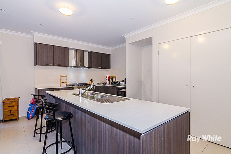 36 MacKillop Way, Clyde North, VIC 3978