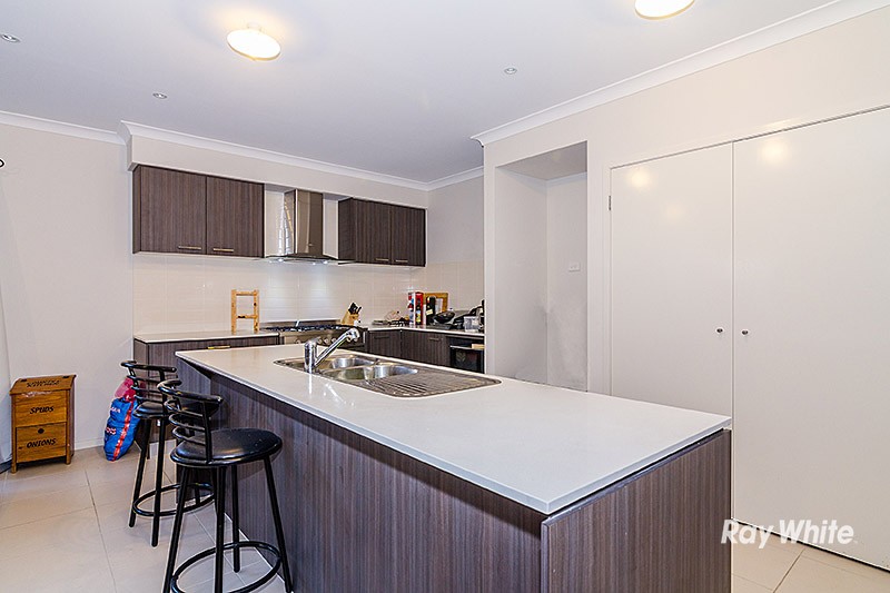 36 MacKillop Way, Clyde North, VIC 3978