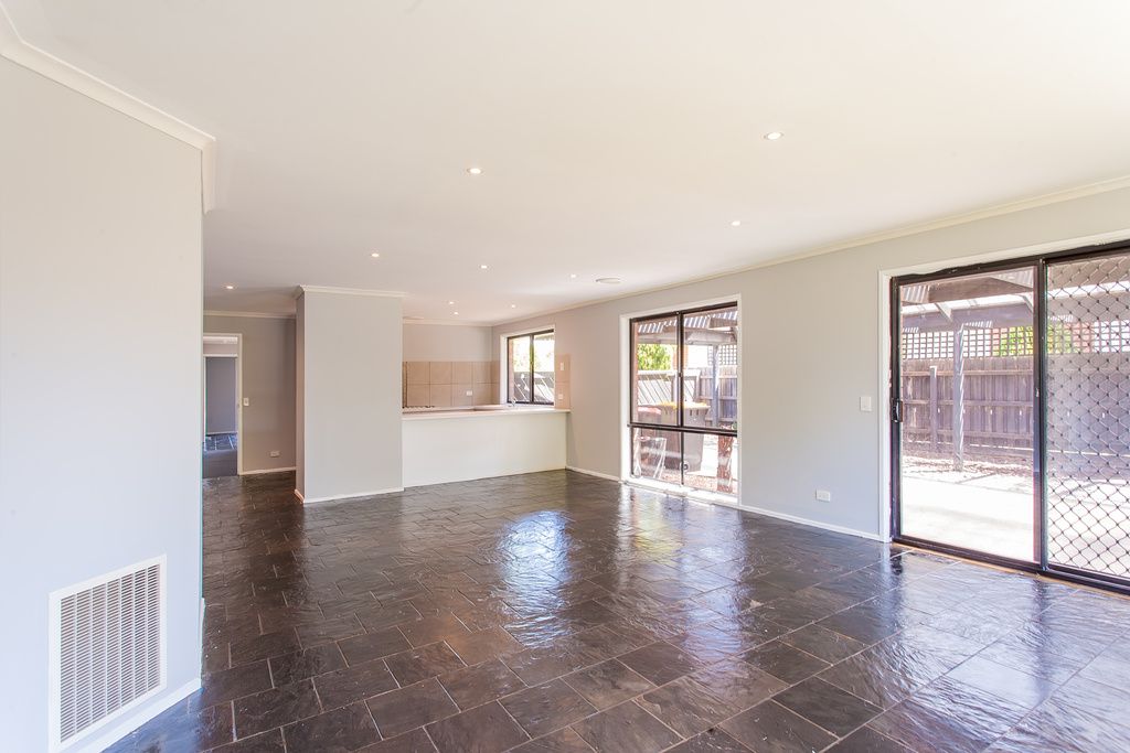 16 Marngo Court, Kurunjang, VIC 3337