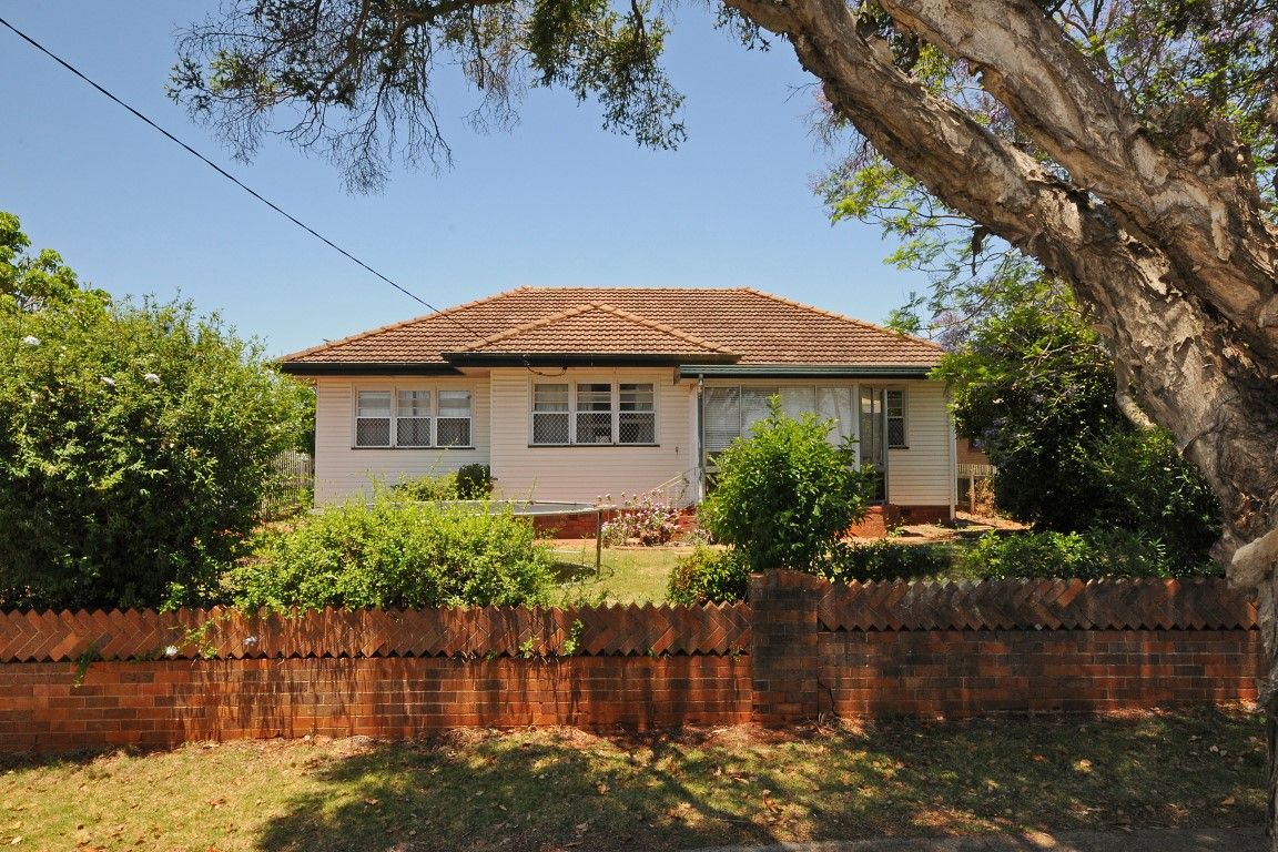 130 Long  Street, South Toowoomba QLD 4350
