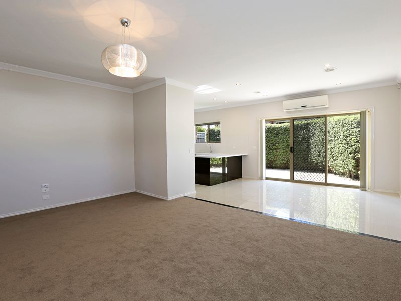 1/1 Dorothy Avenue, Belmont, VIC 3216