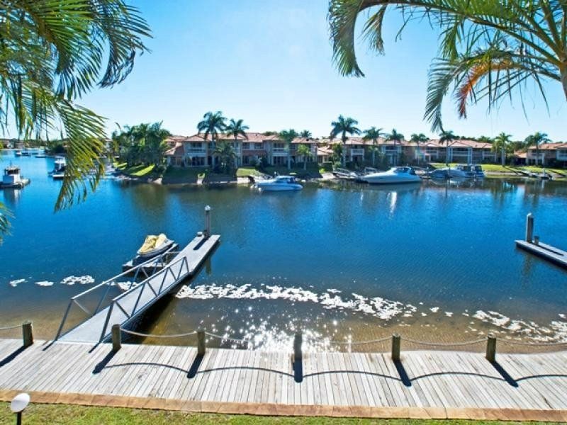 3 LEE Road, RUNAWAY BAY QLD 4216