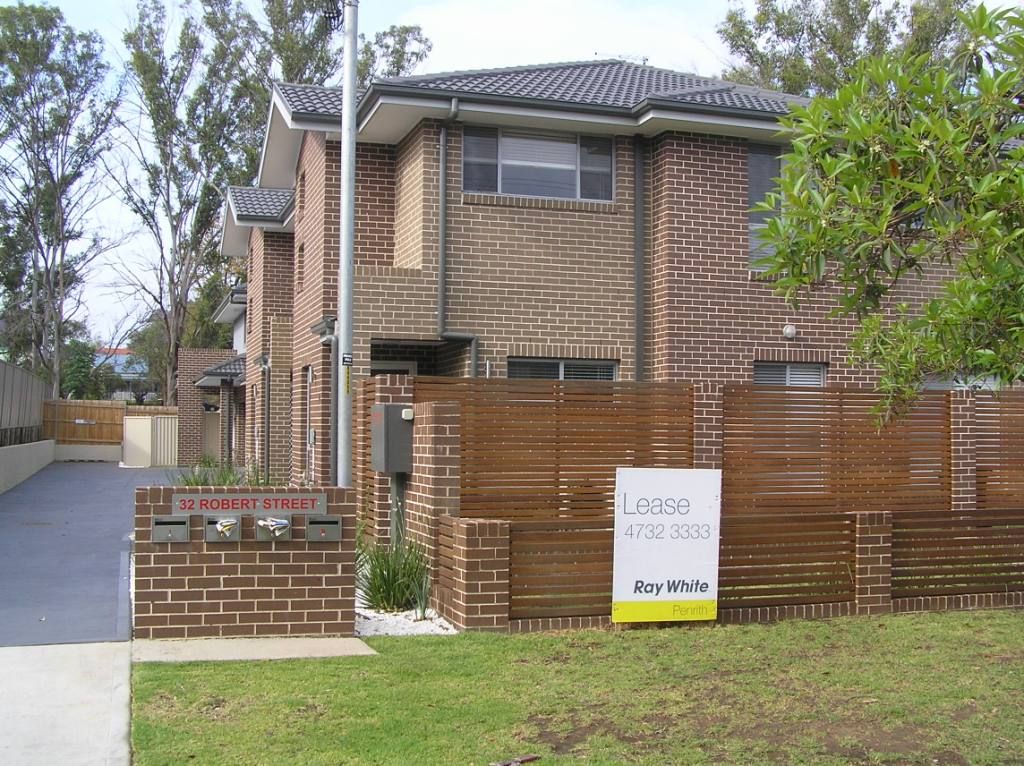 2/32 Robert Street, PENRITH, NSW 2750