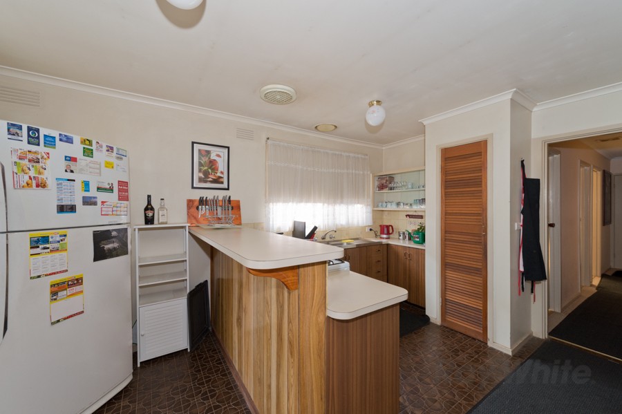2 Gretel Grove, Melton, VIC 3337