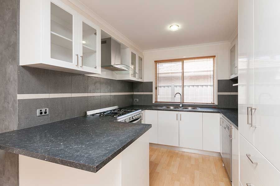 37 Yarcombe Crescent, Craigieburn, VIC 3064